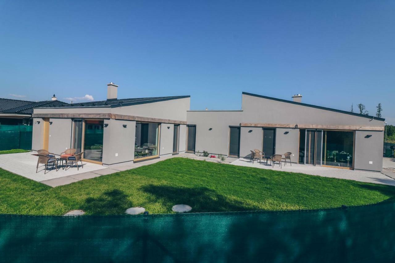 Stylish Apartments At Penati Golf Resort Sajdikove Humence エクステリア 写真