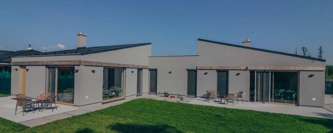 Stylish Apartments At Penati Golf Resort Sajdikove Humence エクステリア 写真